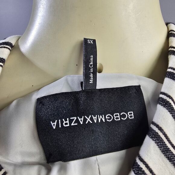 BCBGMaxAzria Black and White Striped Blazer R10 - Picture 4 of 4
